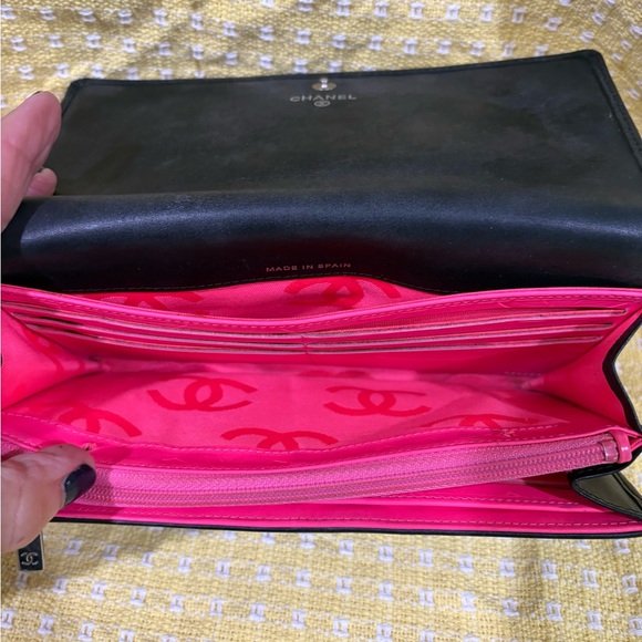 Sold / $900 Channel caviar leather wallet / cross body - Picture 3 of 12